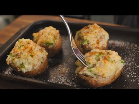 Wie man Kartoffeln mit einer Kruste und Zwiebeln brät - Schritt für Schritt Rezepte