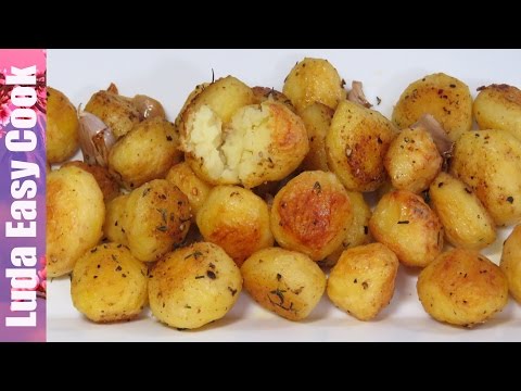 Jak vařit brambory v jejich kůži v troubě