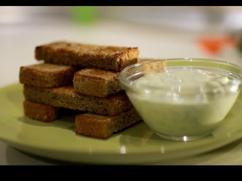Krutony s vejcem a mlékem, ořechy, česnekem na pivo - recepty krok za krokem