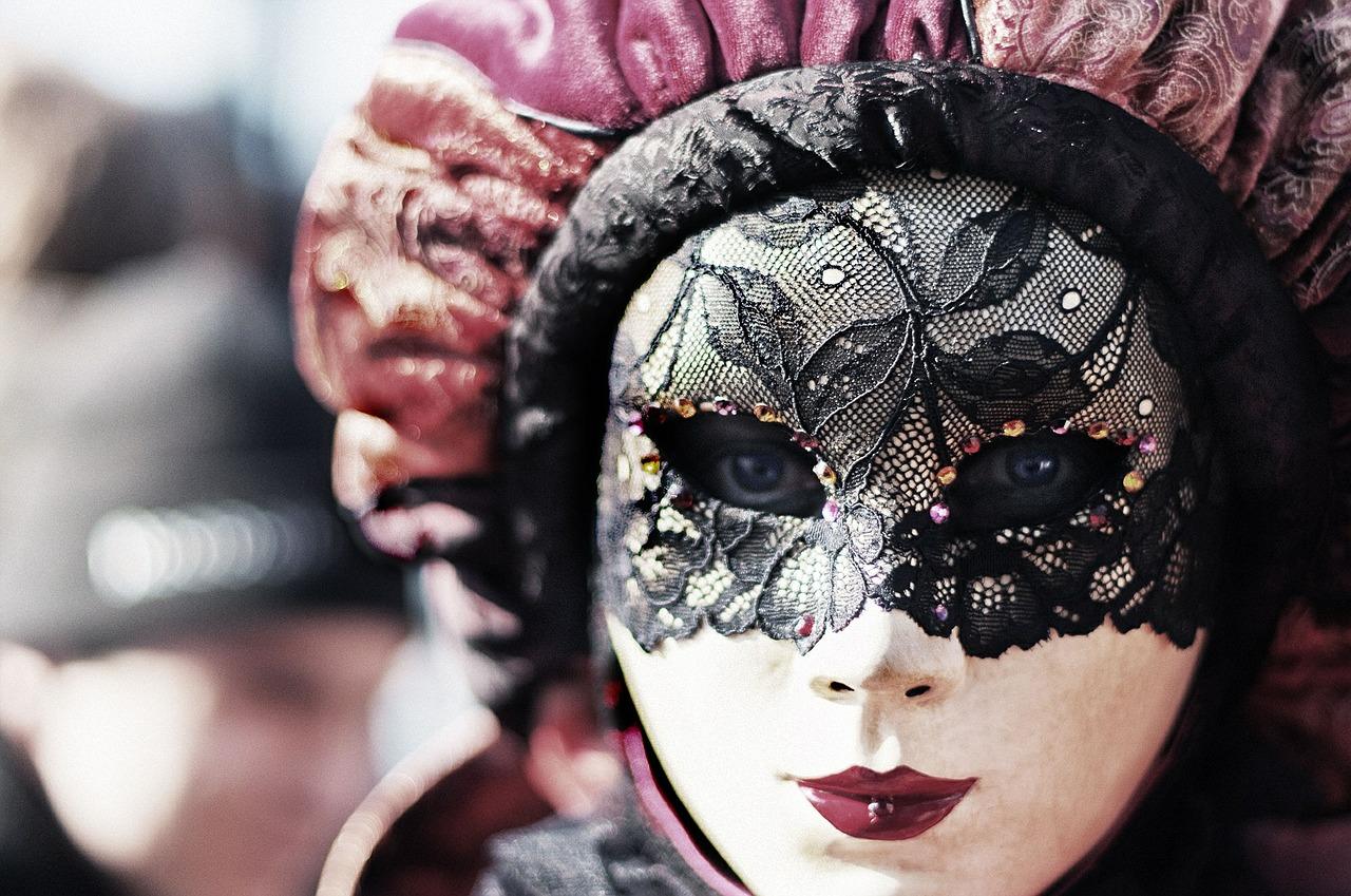 Costume di carnevale alla moda