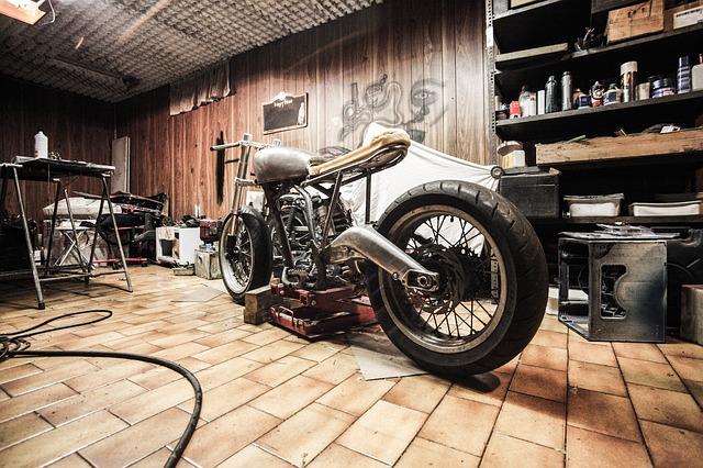 Hobby - riparazione moto