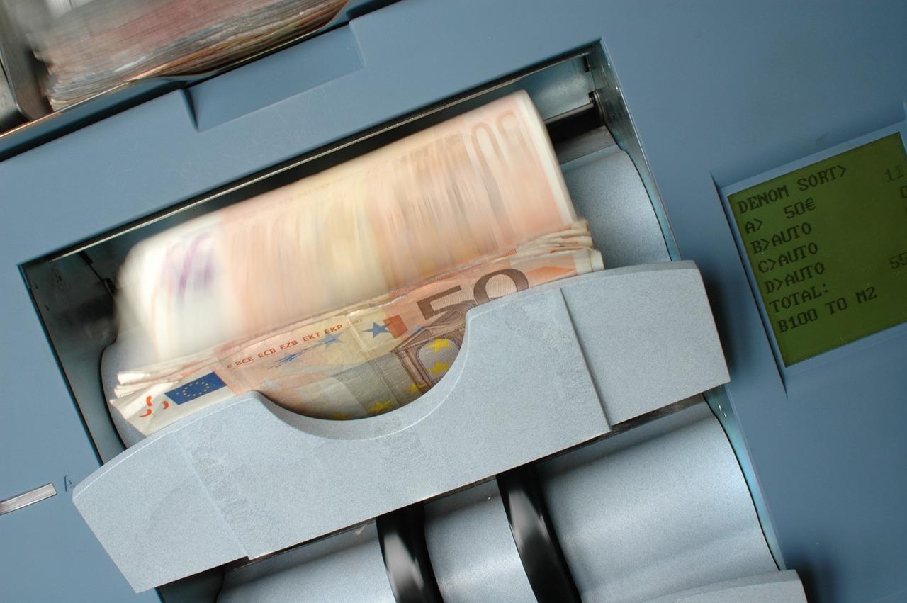 Banka vydává spotřebitelský úvěr