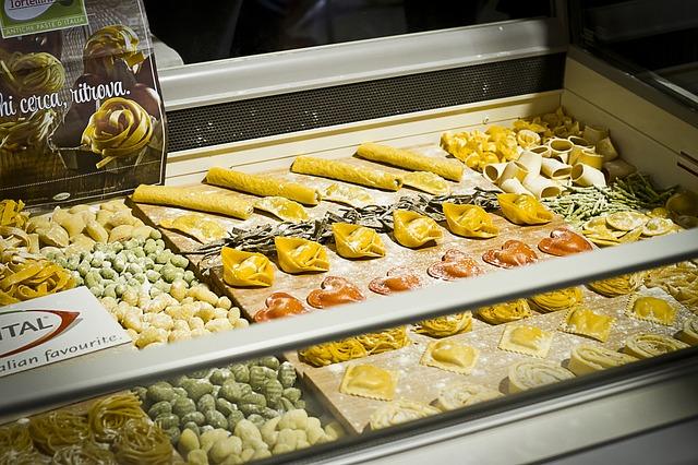 Dažādu veidu makaroni makaroniem