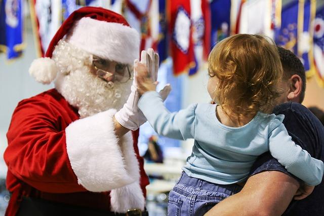 Santa Claus s dítětem