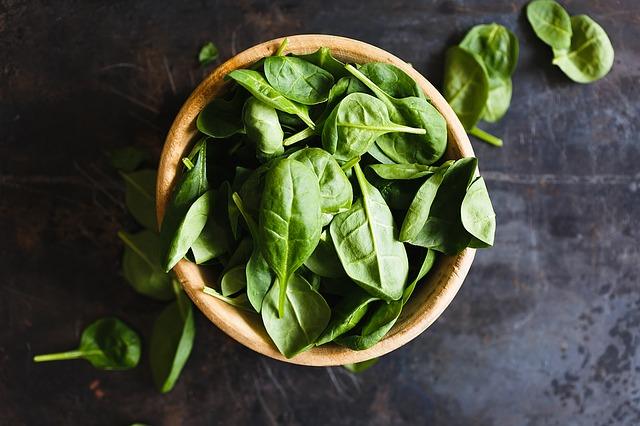 Foto delle foglie fresche degli spinaci